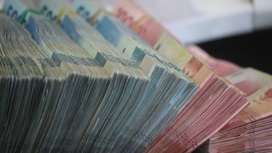 41-летний новосибирец обманул продавца в магазине с помощью купюры "Банка приколов"
