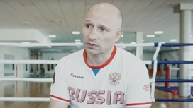 Тренер женской сборной РФ по боксу спас тонущего пенсионера