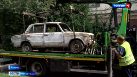 С улиц Казани начали вывозить брошенные автомобили