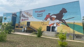 Граффити-афишу "Кубанских казаков" нарисовали в Краснодарском крае
