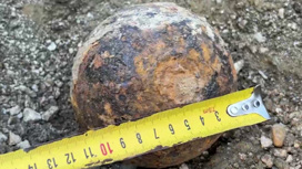 В центре Сочи обнаружили старинное зажигательное пушечное ядро