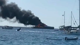 В Средиземном море огонь уничтожил 45-метровую яхту