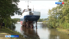Амура коснулась "река людей". "Кедон" – второй краболов, построенный в Хабаровске, спустили на воду