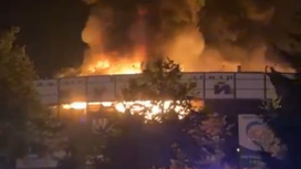 Пожар в торговом центре Уфы тушат по повышенному рангу