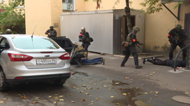 Силовики отрабатывали освобождение заложников из здания Правительства Псковской области