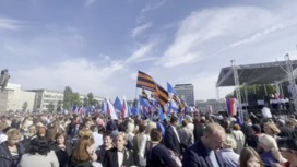 Митинг-концерт в поддержку референдумов в Донбассе проходит в Саратове