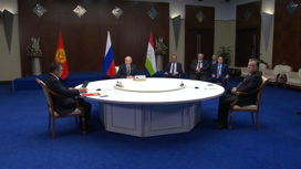 В Астане проходит трехсторонняя встреча Путина с Жапаровым и Рахмоном