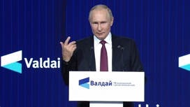 Запад "охамел и ничего не стесняется", констатировал Путин