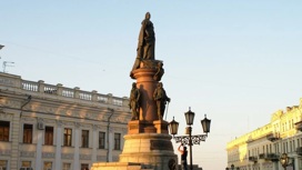 Памятник основателям Одессы изуродовали петлей