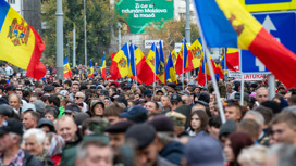 В Кишиневе манифестанты требуют отставки президента Молдавии