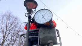 В Архангельске на Чумбарова-Лучинского установили часы