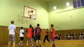 В Архангельске в честь бойца спецназа Дениса Романова проходит школьный турнир по баскетболу