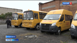 Десять новых автобусов передали школам республики