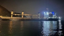 Севший на мель сухогруз с Украины перекрыл движение судов в Босфоре