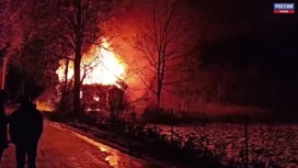 Ночью в деревне Кулье дотла сгорел двухэтажный дом поэта и капитана дальнего плавания Николая Никулина