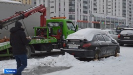 Брошенные автомобили эвакуируют с тюменских парковок