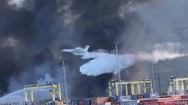 Российские летчики продолжают тушить турецкий порт Искандеруна