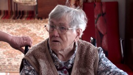 Участники спецоперации поблагодарили 97-летнюю жительницу села Ломоносово за помощь и поддержку