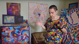 Тюменский художник-самоучка написал более ста картин цветными карандашами