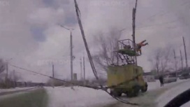 Гибель электромонтера в Омске попала на видео
