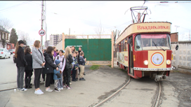 Для школьников организовали трамвайные экскурсии по достопримечательностям Владикавказа