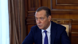 Медведев об ордере на арест Путина