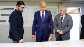 Борис Джанаев осмотрел строительную площадку будущего оздоровительного комплекса и футбольного манежа