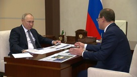 Путин провел рабочую встречу с Азаровым