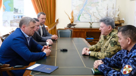Губернатор Игорь Бабушкин провёл встречу с командующим Южным округом Росгвардии