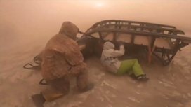 Российских вулканологов на Камчатке накрыли пепловые выбросы