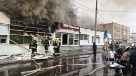 Тушение пожара в московском кафе сняли на видео