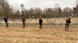Польша возводит колючий занавес