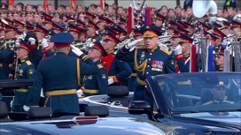 Парад Победы: командует генерал Салюков, принимает генерал Шойгу