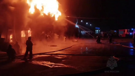 МЧС и прокуратура показали кадры с места пожара на рынке в Одинцове