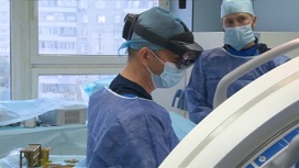 Московские хирурги проводят операции в очках дополненной реальности