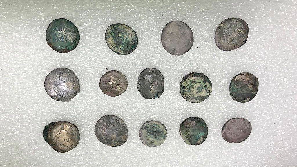 Монеты, найденные рядом с погибшим мужчиной. Фото: Archaeological site of Pompeii