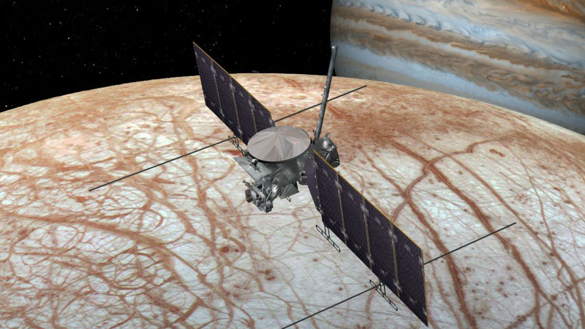 Художественное представление предстоящей миссии Europa Clipper, которая позволит поближе взглянуть на поверхность Европы.