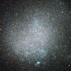 Карликовые галактики содержат всего десятки тысяч звёзд. На снимке небольшая галактика DDO 190.