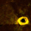 Чёрная дыра превращает подошедшую слишком близко звезду в облако раскалённого вещества.