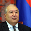 Президент Армении принял отставку правительства