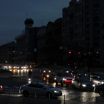 Центр Киева освещают только фары машин