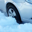 Пять советов, как выбраться на машине из глубокого снега