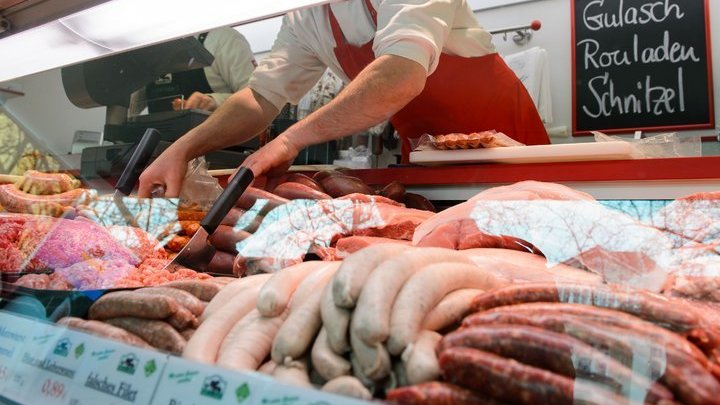 Немцев предупредили о росте цен на мясные и молочные продукты
