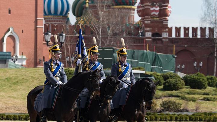 В Кремле возобновляют проведение церемоний развода пеших и конных караулов