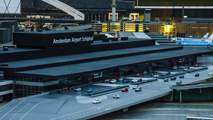 В главном аэропорту Амстердама задержан ряд рейсов из-за забастовки