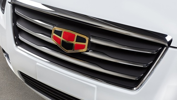 Китайский автопроизводитель Geely начинает производство смартфонов