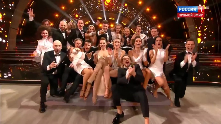 Когда будет новый выпуск звезды. Россия 1 танцы со звездами 2022. Гусева танцы со звездами 2021. Танцы со звездами 2022 участники.
