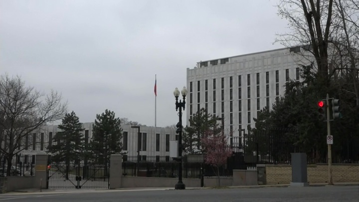 Посольство РФ в США призвало "прекратить истерики"