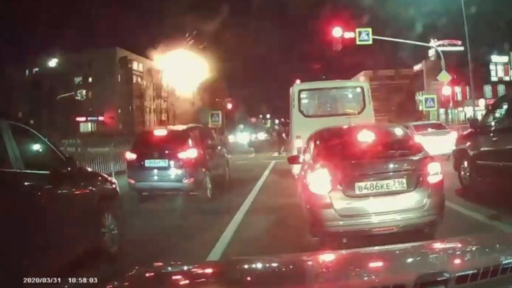 Момент взрыва в Набережных Челнах попал на видеорегистратор