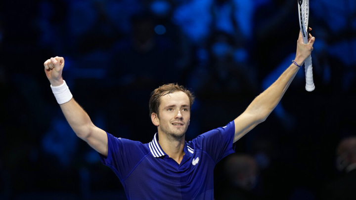 Медведев одержал победу на старте Открытого чемпионата Австралии